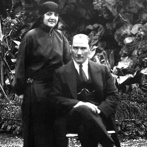 Mustafa Kemal Atatürk’e yakından bakmak